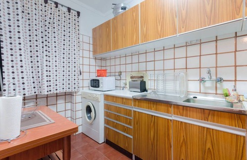Costa de Caparica House | Discover Beaches & Surf Just Steps from Lisbon