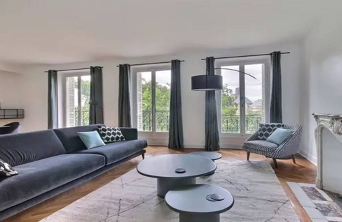 Saint-Victor Apartment | NEXT TO LUXEMBOURG GARDEN -150SQM IN SAINT GERMAIN AT RUE DE MEDICIS