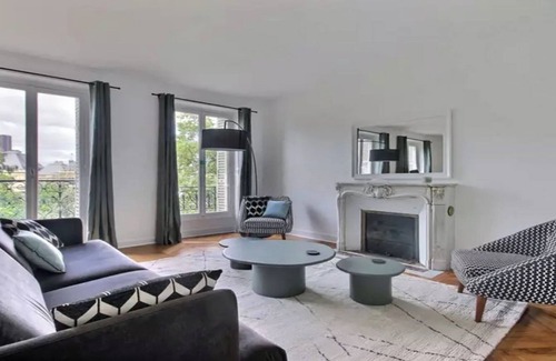Saint-Victor Apartment | NEXT TO LUXEMBOURG GARDEN -150SQM IN SAINT GERMAIN AT RUE DE MEDICIS