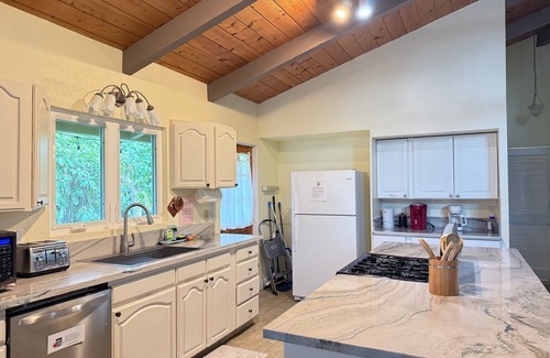 Keauhou House | Elegant Escape at Keauhou Bay: Pool, Spa & Ocean Views