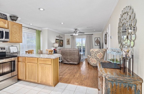 Indian Point Condo | Ideal Retreat Next to Silver Dollar City with King Master Suite