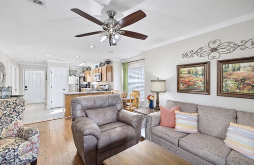Indian Point Condo | Ideal Retreat Next to Silver Dollar City with King Master Suite