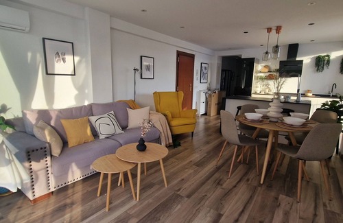 La Victoria Apartment | Ideal Location Next to the Castle & Historic Center