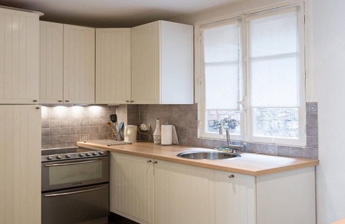 7th Arrondissement Apartment | Convenient Location by Shops & La Tour-Maubourg Station
