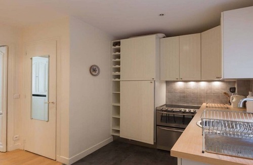 7th Arrondissement Apartment | Convenient Location by Shops & La Tour-Maubourg Station