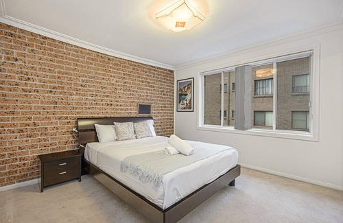 Bankstown House | Kid-Friendly 3 Bedroom Townhouse Steps from Westfield