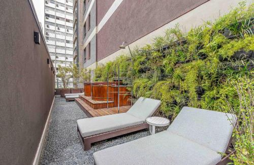 Vila Nova Conceicao Apartment | Modern Studios Near Ibirapuera Park with Hot Tub Access