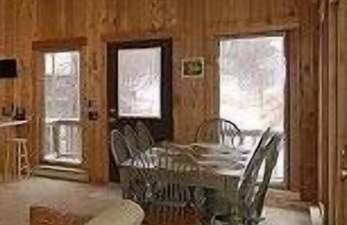 Northface House | NF34-Steps out on Salamander! Hot Tub!