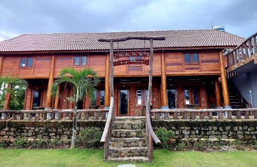 Quan Tom Cabin | Eco-Friendly Ngọc Tiên Farmer Lodge with Ocean Views