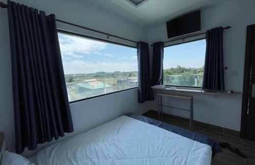 Hoa Thanh Hotel | Budget-Friendly Ngoc An Hotel with Breakfast & Family Amenities