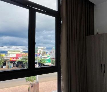 Ea H'leo Hotel | Budget-Friendly NGOC PHUNG HOTEL with Family & Pet Amenities