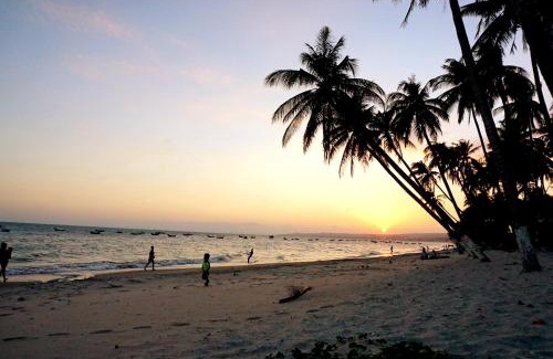 East Ham Tien Beach House | Oceanfront Retreat at Ngoc Sang: Family-Friendly Getaway