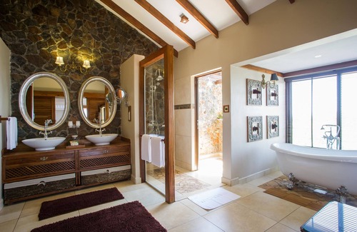 Karatu Cabin | Indulge in Ngorongoro Oldeani Mountain Lodge's Luxury Amenities