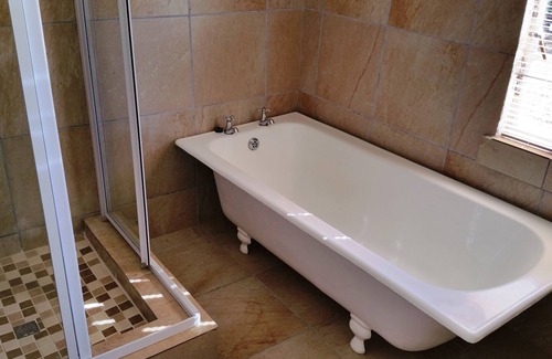 Middelburg House | Discover Nguni Country Lodge: Family-Friendly Retreat