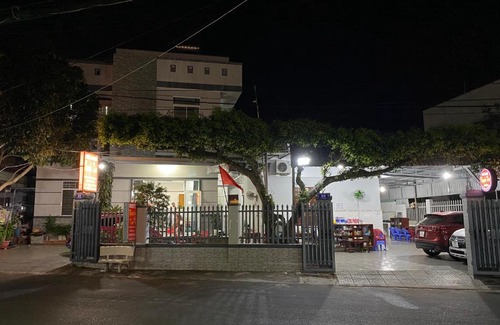 Long Hai Hotel | Nguyễn Kim Motel: Oceanfront Escape with Perfect Ratings