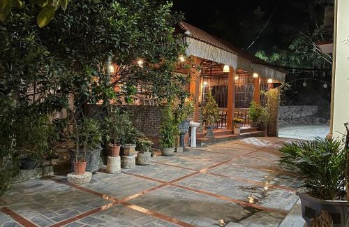 Hoa Lu Hotel | Cozy Nhà Điệp Bungalow with Oceanfront Views in Ninh Binh