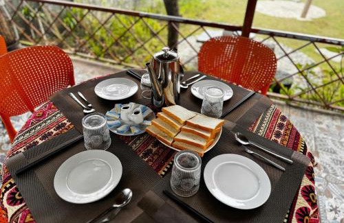 Mai Chau Apartment | Bin's House: Guest Rated 10/10 with Pool & Restaurant