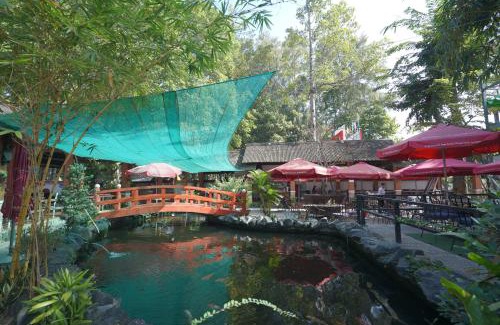Long Xuyen Hotel | Family-Friendly Retreat at Nhà Hàng Khách Sạn Hòa Bình 2