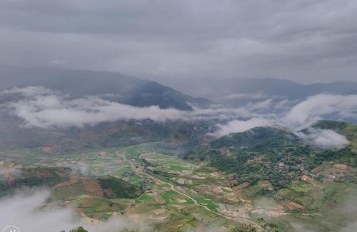Mu Cang Chai Hotel | Unwind at Nhà hàng Dù Lượn Khau Phạ - Rated 9/10 Stay