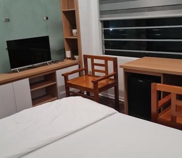 Quang Trach Bed & Breakfast | Discover Family-Friendly Comfort at Nhà Nghỉ Đảo Yến
