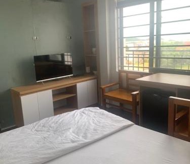Quang Trach Bed & Breakfast | Discover Family-Friendly Comfort at Nhà Nghỉ Đảo Yến