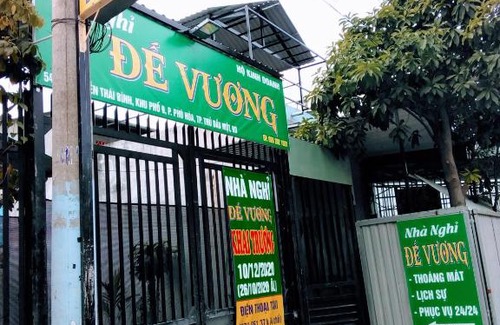 Thu Dau Mot House | Cozy Stay at Nhà nghỉ Đế Vương with Breakfast Included