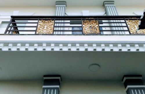 Thu Dau Mot House | Cozy Stay at Nhà nghỉ Đế Vương with Breakfast Included