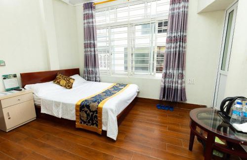 Mong Cai House | Discover Comfort at Nhà nghỉ Đức Trọng with Hot Tub & Dining