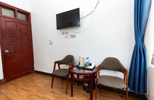Mong Cai House | Discover Comfort at Nhà nghỉ Đức Trọng with Hot Tub & Dining