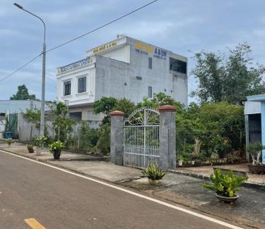 Dinh Quan Hotel | Pet-Friendly Retreat at Nhà Nghỉ A&Em – Rated 8/10!