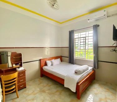 Ha Tien Hotel | Pet-Friendly Retreat at Nhà Nghỉ Cẩm Tiên 1