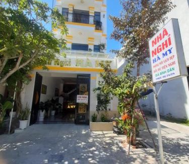 Son Tinh Hotel | Comfortable Stay at Nhà Nghỉ Hà My with Breakfast Included