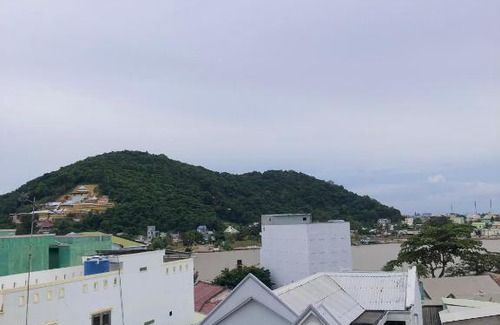 Ha Tien House | Cozy Nhà Nghỉ Hoà Hiệp: Pet & Child Friendly Retreat