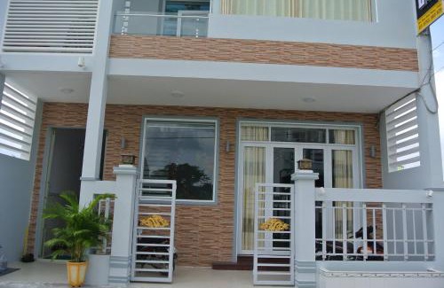 Chau Thoi House | Budget-Friendly Stay at Nhà Nghỉ HOA LÝ - Family Welcoming