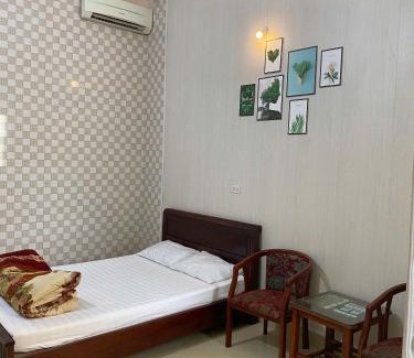 Vinh Hotel | Pet-Friendly Retreat at Nhà Nghỉ Long Lưu with Breakfast