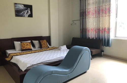 Di An Hotel | Cozy Stay at Nhà nghỉ Phương Nam 10 with Breakfast Included