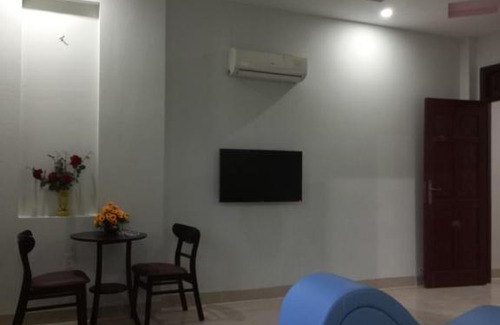 Di An Hotel | Cozy Stay at Nhà nghỉ Phương Nam 10 with Breakfast Included