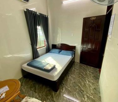 Quang Ngai Hotel | Cozy Stay at Nhà Nghỉ Thiên Tân 2: Breakfast Included!