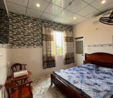 Ben Cat Hotel | Budget-Friendly Stay at Nhà Nghỉ Tuyết Minh for Families