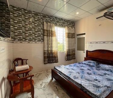 Ben Cat Hotel | Budget-Friendly Stay at Nhà Nghỉ Tuyết Minh for Families