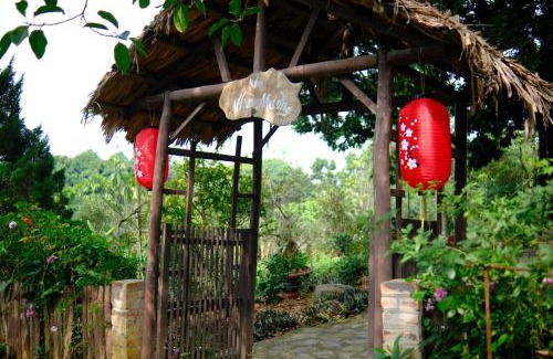 Ba Vi Ski Chalet | Nhà sàn Mường