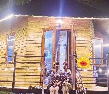 Soc Son Cabin | Treehouse Retreat: Pet-Friendly with Hot Tub & Breakfast