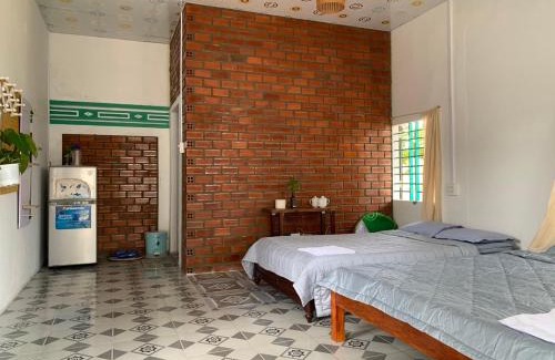 Dong Hoa House | Pet-Friendly Retreat at Nhà Tranh for Families
