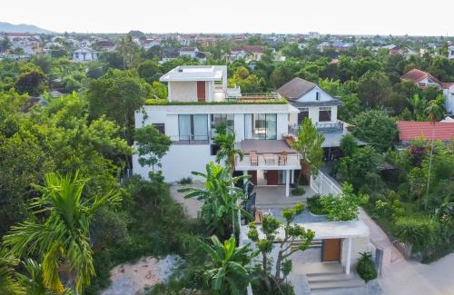 Hue House | Experience Oceanfront Bliss at Nhãn Stay - 4-Star Rated