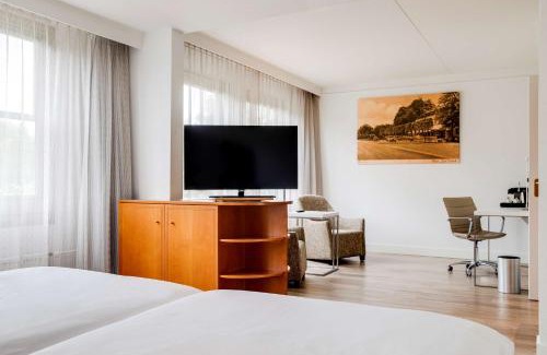 Bussum Hotel | Pet-Friendly NH Bussum Jan Tabak with Pool & Restaurant