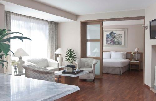 Cordoba Hotel | Stylish NH Córdoba Urbano: Perfect for Families & Pets