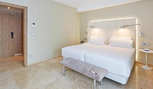 San Pablo Hotel | Experience NH Ciudad de Zaragoza: Pet-Friendly Retreat