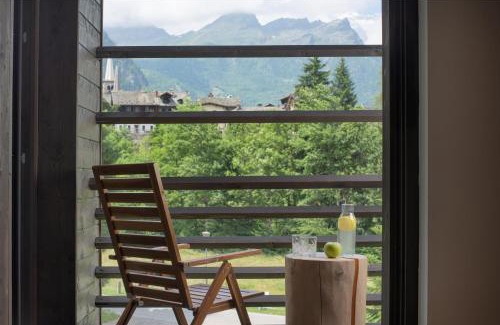 Alagna Valsesia Hotel | Pet-Friendly Mirtillo Rosso Family Hotel with Pool & Hot Tub