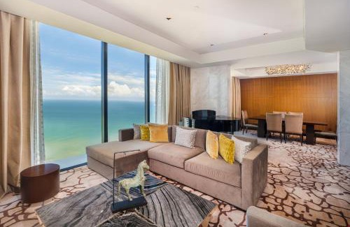 Kollupitiya Hotel | Experience NH Collection Colombo: Oceanfront Relaxation Awaits