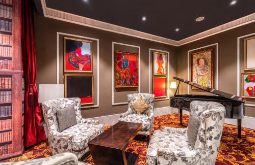 Kollupitiya Hotel | Experience NH Collection Colombo: Oceanfront Relaxation Awaits